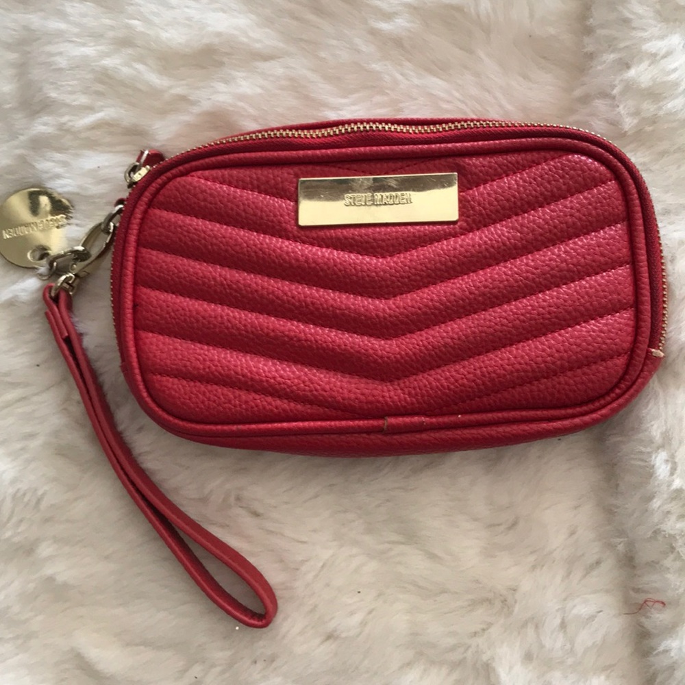 Steve madden wristlet